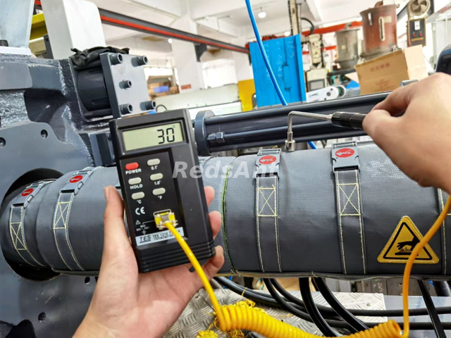 Cubierta de aislamiento de la máquina de moldeo por inyección de plástico
