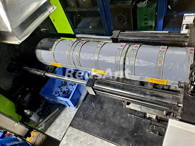 Fabricante de aislamiento térmico industrial para maquinaria de plástico.